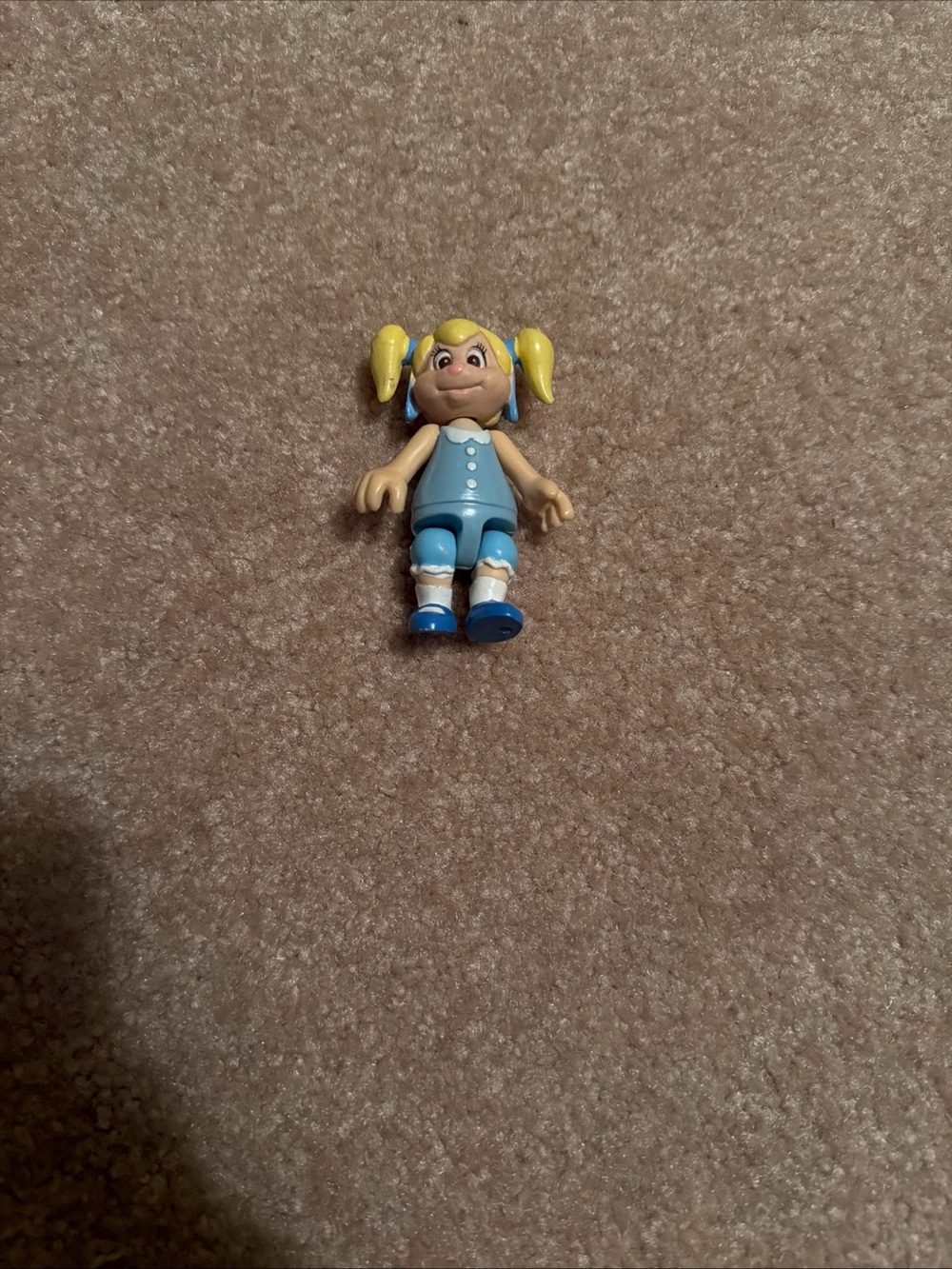 vintage 1984 Ideal Toy Eleanor action figure from Alvin and The Chipmunks.